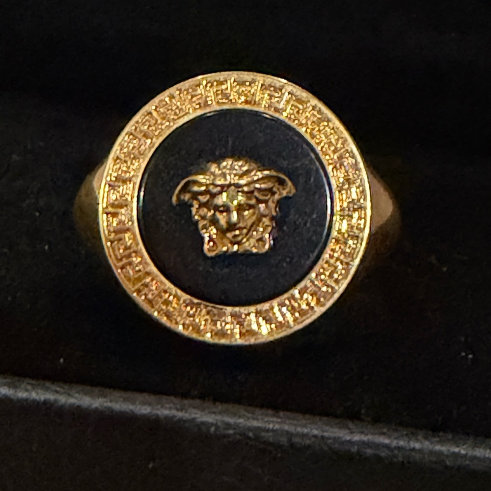 Versace ring - Picture 2 of 3